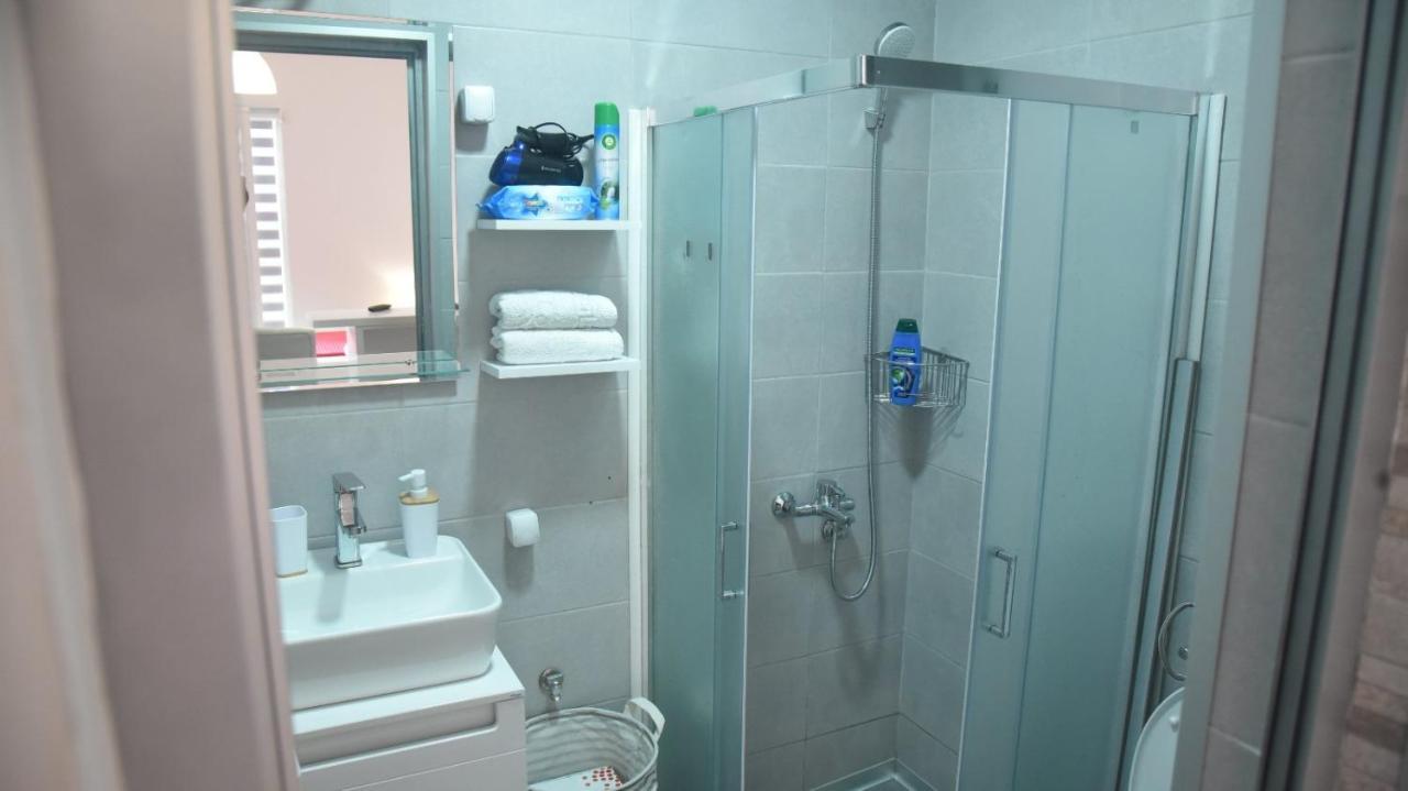 Dekart 2 Apartment Nisz Zewnętrze zdjęcie